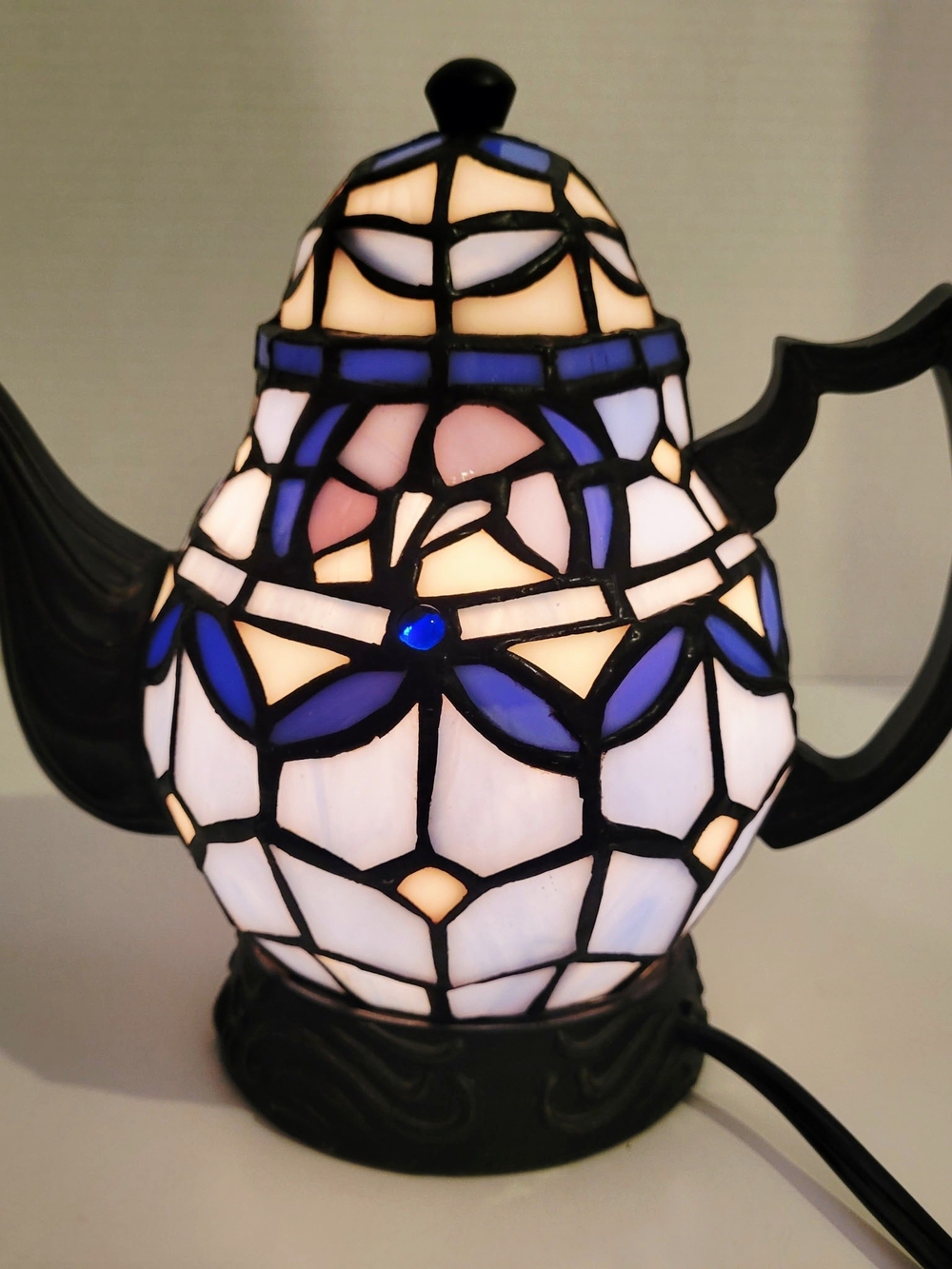 Cheyenne Tiffany Style Teapot Kettle Table Lamp Stained Glass~Blue White Black